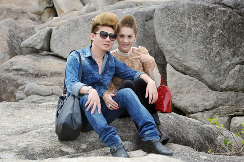 L&acirc;m Chi Khanh v&agrave; bạn trai t&igrave;nh tứ ở biển 2