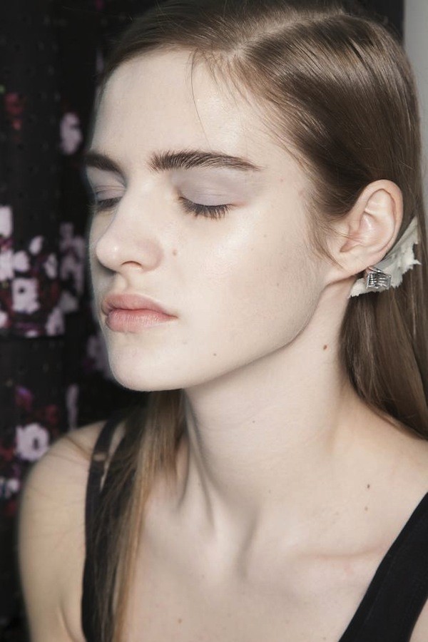 Những xu hướng trang điểm l&yacute; tưởng từ s&agrave;n diễn Thu/Đ&ocirc;ng 2013 30