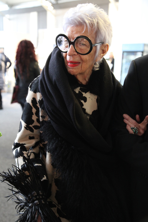 Iris Apfel - qu&yacute; b&agrave; thời trang ở tuổi... 91 14