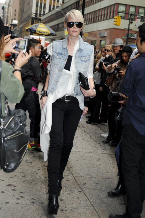 Zoom v&agrave;o phong c&aacute;ch của 10 bi&ecirc;n tập vi&ecirc;n thời trang nổi tiếng 39