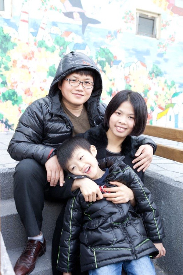 Nữ cảnh s&aacute;t người Việt đầu ti&ecirc;n tại H&agrave;n Quốc g&acirc;y sốt d&acirc;n mạng 12