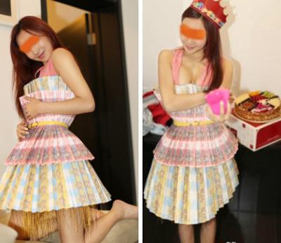 "Ch&acirc;n d&agrave;i" g&acirc;y sốc v&igrave; khoe... tiền v&agrave; da thịt 6