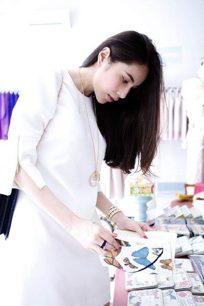 Thủy Ti&ecirc;n khoe th&acirc;n h&igrave;nh thon gọn sau khi sinh 1