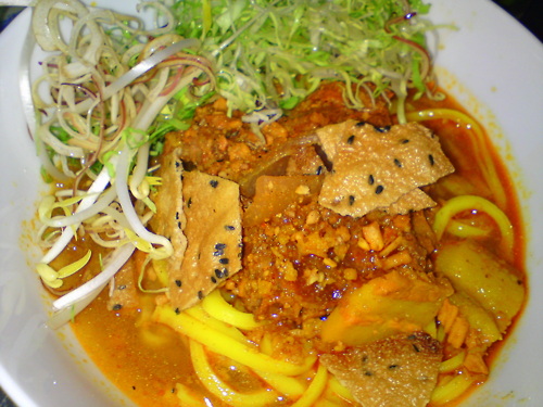 "Măm" m&oacute;n n&oacute;ng ở Đ&agrave; Lạt 2