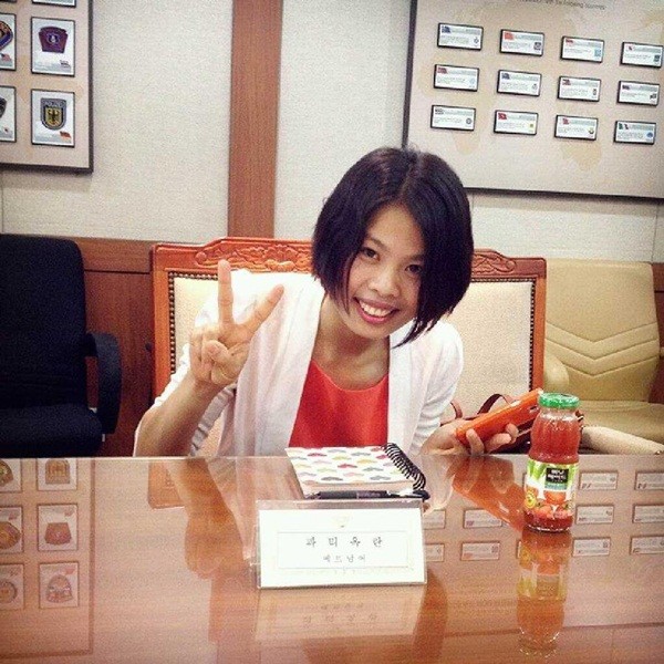 Nữ cảnh s&aacute;t người Việt đầu ti&ecirc;n tại H&agrave;n Quốc g&acirc;y sốt d&acirc;n mạng 11