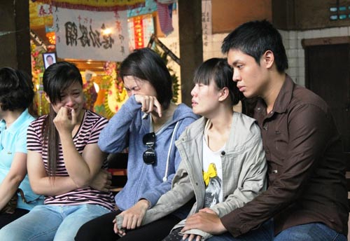 Nỗi đau x&eacute; ruột nơi qu&agrave;n nạn nh&acirc;n vụ nổ 3