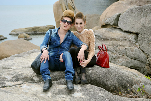 L&acirc;m Chi Khanh v&agrave; bạn trai t&igrave;nh tứ ở biển 3