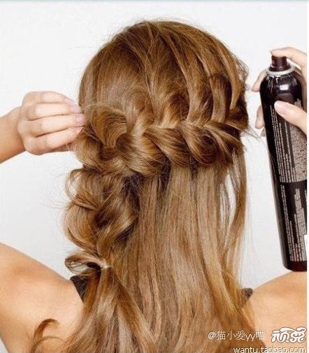 3 ph&uacute;t tự tết t&oacute;c ch&eacute;o tới c&ocirc;ng sở  6