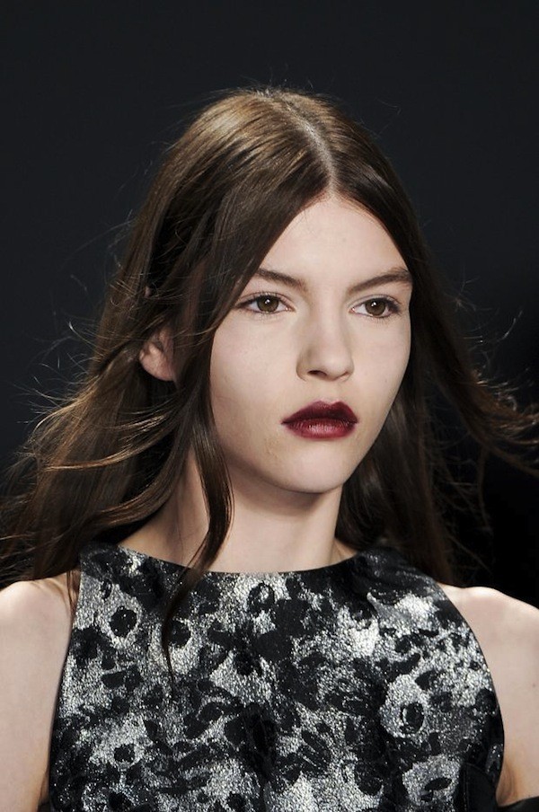 Những xu hướng trang điểm l&yacute; tưởng từ s&agrave;n diễn Thu/Đ&ocirc;ng 2013 12