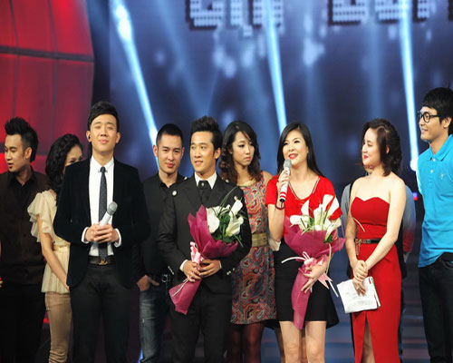 Vy Oanh v&agrave; những pha b&igrave;nh luận "phong c&aacute;ch Tạ Bi&ecirc;n Cương" 3