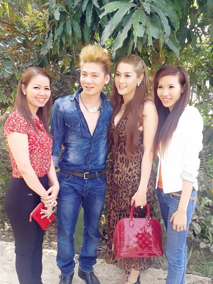 Khanh Chi L&acirc;m khoe ảnh về thăm qu&ecirc; bạn trai 1