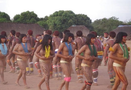 Kỳ lạ tập tục h&ocirc;n nh&acirc;n 1 vợ 3 chồng 7