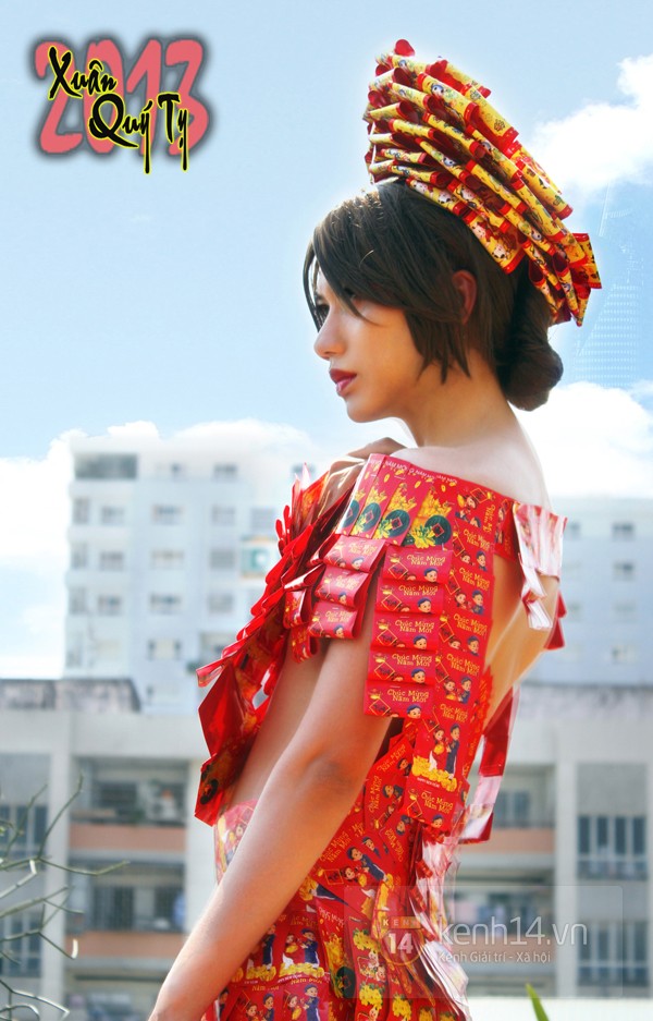 &Aacute;o d&agrave;i sexy l&agrave;m từ hơn 1.000 bao l&igrave; x&igrave; 6