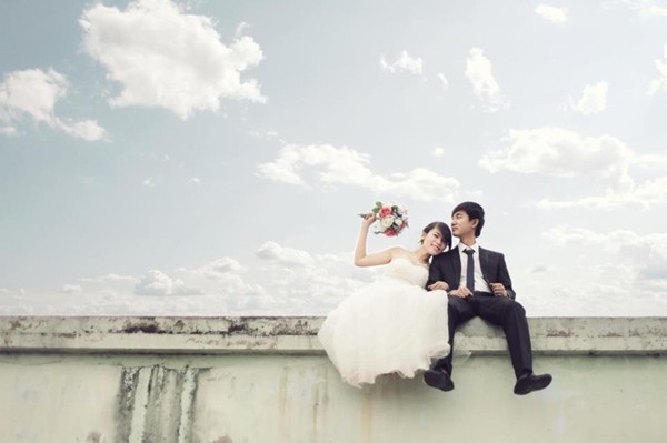 Độc đ&aacute;o lễ ăn hỏi bằng xe điện tại H&agrave; Nội 12