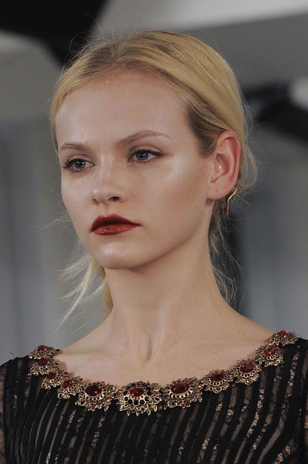 Những xu hướng trang điểm l&yacute; tưởng từ s&agrave;n diễn Thu/Đ&ocirc;ng 2013 24