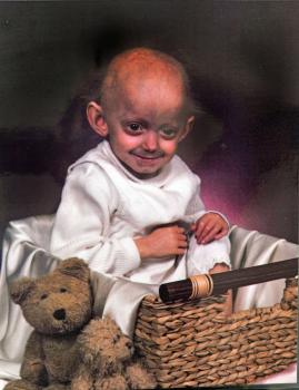 X&oacute;t xa những em b&eacute; trong h&igrave;nh h&agrave;i cụ gi&agrave; 4