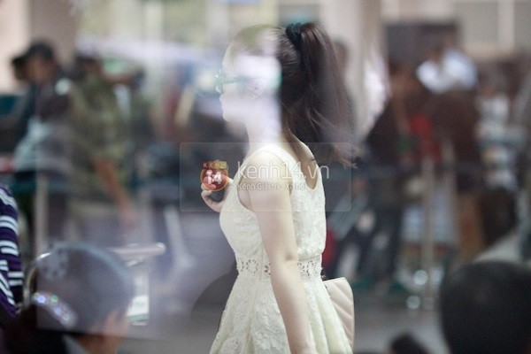 Hương Tr&agrave;m ra H&agrave; Nội sau khi đăng quang The Voice 6