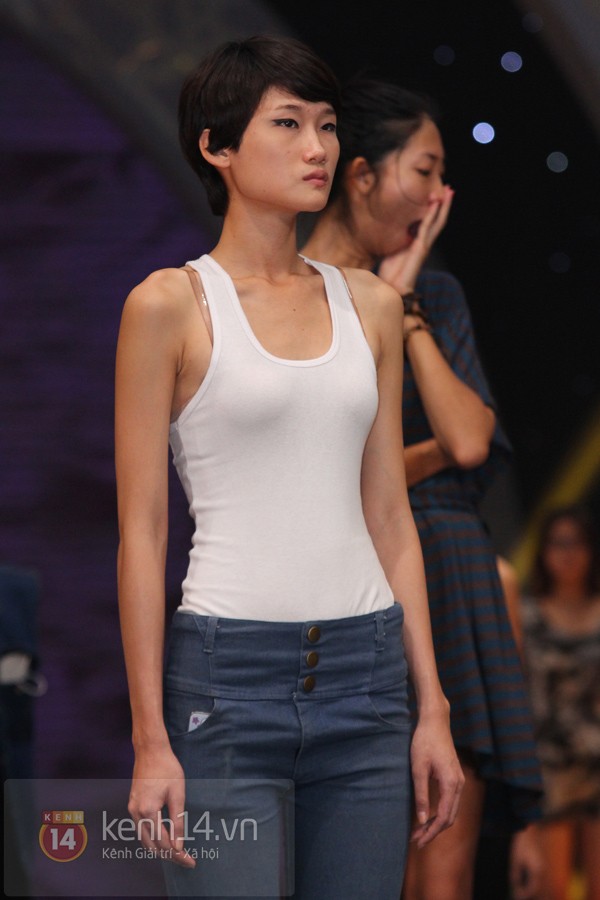 Tr&uacute;c Diễm tập bay, Ho&agrave;ng Th&ugrave;y lộ mặt mụn tập dượt chương tr&igrave;nh 9