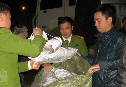 Bắt tr&ecirc;n 1.000 đ&ocirc;i giầy nghi l&agrave;m giả Adidas v&agrave; Nike nhập lậu 5