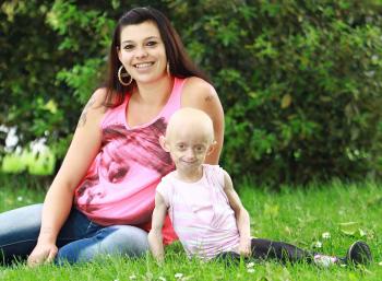 X&oacute;t xa những em b&eacute; trong h&igrave;nh h&agrave;i cụ gi&agrave; 2