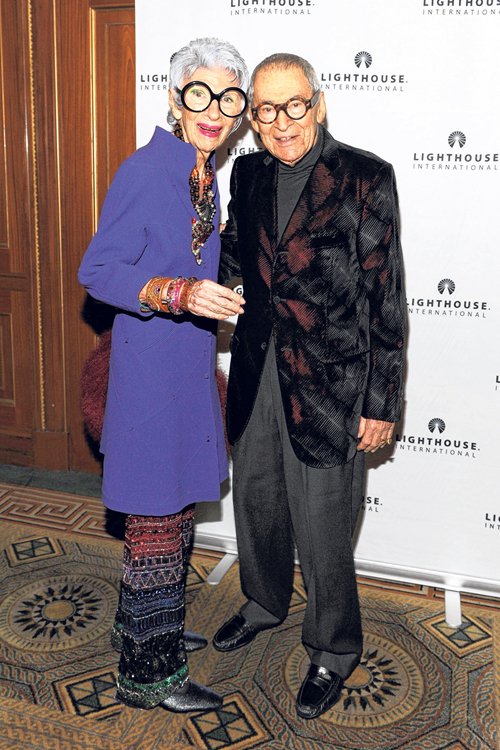 Iris Apfel - qu&yacute; b&agrave; thời trang ở tuổi... 91 18