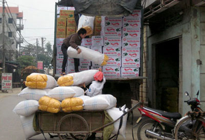 Thịt ng&acirc;m h&oacute;a chất, g&agrave; nh&aacute;i, kẹo, rượu giả&hellip; n&oacute;ng trong tuần 3