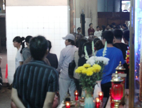 Nỗi đau x&eacute; ruột nơi qu&agrave;n nạn nh&acirc;n vụ nổ 1