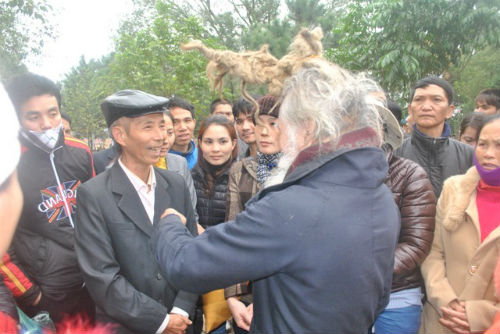 "&Ocirc;ng ti&ecirc;n" t&oacute;c b&uacute;i h&igrave;nh rồng xuất hiện ở hội Lim 3