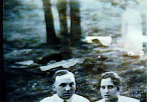 Những bức "ảnh ma" chấn động thế giới 11