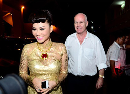 Thu Minh bỏ "ghế n&oacute;ng" m&ugrave;a tới để chăm lo gia đ&igrave;nh 3