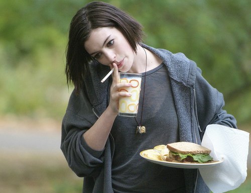 Anne Hathaway, từ "c&ocirc;ng ch&uacute;a" đến "người khốn khổ" 4