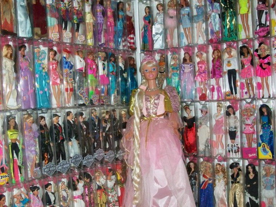 Người đ&agrave;n &ocirc;ng sở hữu bộ sưu tập hơn 2000 con b&uacute;p b&ecirc; 3