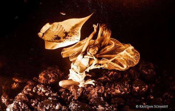 Bộ ảnh người đẹp nhảy m&uacute;a c&ugrave;ng c&aacute; đuối 8