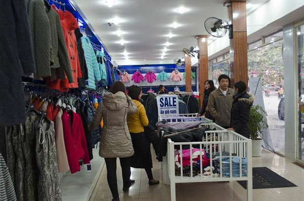 Quay lưng với h&agrave;ng Trung Quốc, người Việt chọn thời trang Việt 3