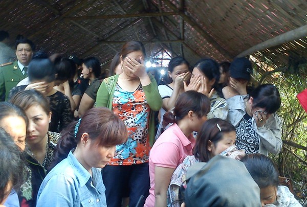 C&oacute; nhiều "qu&yacute; b&agrave;" tại sới bạc "khủng" ở S&oacute;c Sơn 2