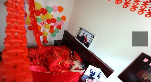 3 đ&aacute;m cưới đồng t&iacute;nh g&acirc;y "n&aacute;o loạn" Trung Quốc 15