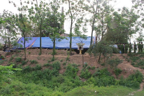 C&oacute; nhiều "qu&yacute; b&agrave;" tại sới bạc "khủng" ở S&oacute;c Sơn 1