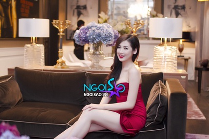 Mai Phương Th&uacute;y khoe d&aacute;ng c&ugrave;ng v&aacute;y b&oacute; 8