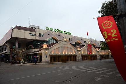 Phố phường vắng lặng s&aacute;ng m&ugrave;ng 1 Tết 3