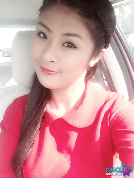 Hoa hậu Ngọc H&acirc;n "mũm mĩm" trong những bộ v&aacute;y lộng lẫy 9