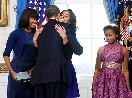 2 c&ocirc; con g&aacute;i xinh đẹp v&agrave; phong c&aacute;ch tại lễ tuy&ecirc;n thệ của Obama 3