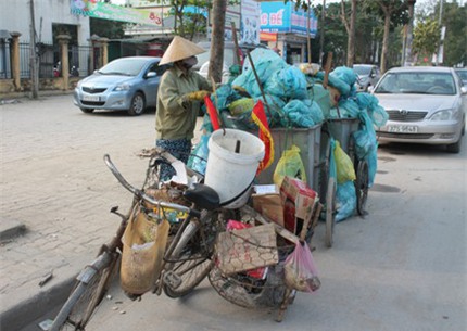 45 năm chưa từng được tặng qu&agrave; 8.3 2