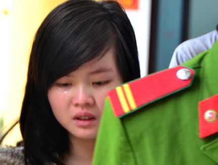 R&ugrave;ng m&igrave;nh cả nh&agrave; &ldquo;đi săn&rdquo; thiếu nữ b&aacute;n sang Trung Quốc 2