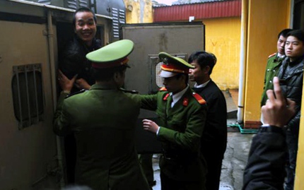 Vụ hiếp chị, giết em ở Sơn Tây, Hà Nội: Đặng Trần Hoài bị đề nghị y án tử hình 2