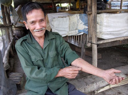 3 t&ecirc;n cướp bị cụ &ocirc;ng 85 tuổi đ&aacute;nh gục trong đ&ecirc;m 3