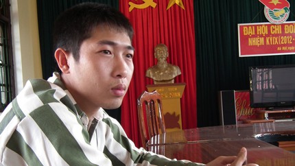 V&agrave;o t&ugrave; v&igrave; "y&ecirc;u" bạn g&aacute;i 12 tuổi giả m&aacute;c sinh vi&ecirc;n đại học 1