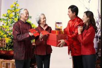 Mẹ chồng sống giả tạo 1