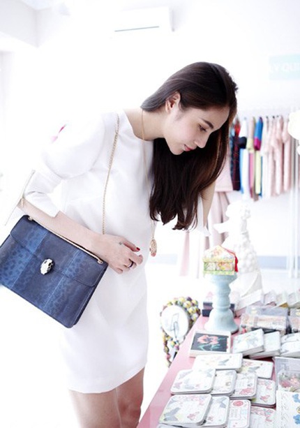 Diện đồ trắng s&agrave;nh điệu cả tuần c&ugrave;ng sao Việt 5