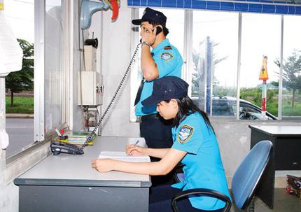 Bảo vệ Tết, l&agrave;m 1 tuần bằng lương... gi&aacute;m đốc 1 th&aacute;ng 1