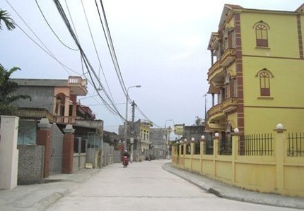 Đ&agrave;o m&oacute;ng nh&agrave;, cả l&agrave;ng tr&uacute;ng bạc 1